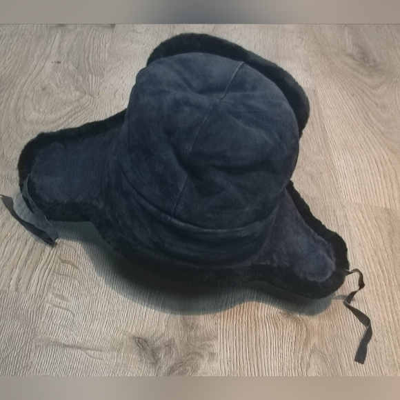 Vintage Two-Tone Black Shearling Fur & Navy Suede Trapper Hat w/Flaps HOST PICK - Picture 8 of 8